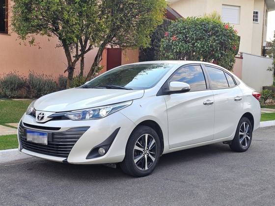 TOYOTA YARIS 1.5 16V FLEX SEDAN XLS MULTIDRIVE TOYOTA YARIS 1.5 16V FLEX SEDAN XLS MULTIDRIVE